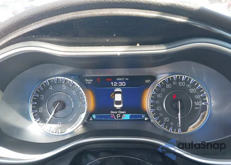 2015 Chrysler 200 C z USA, uszkodzony, nr VIN 1C3CCCCB7FN648177